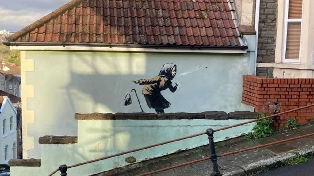 Banksy vuelve a reflejar el covid-19 en un graffiti