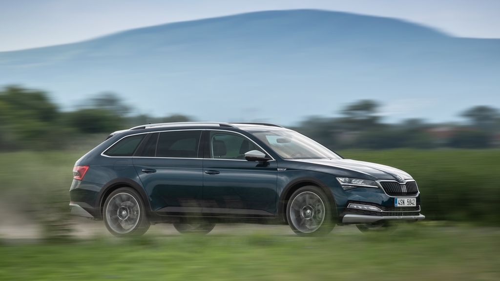SKODA SUPERB SCOUT 4
