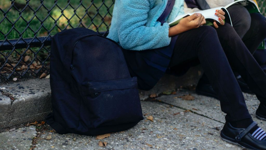Los alumnos pobres repiten cinco veces más que quienes cuentan con mejor situación económica Los alumnos pobres repiten cinco veces más que quienes cuentan con mejor situación económica