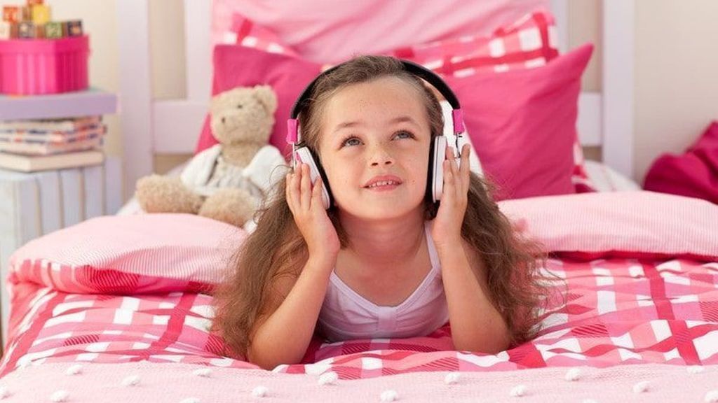 Además, el pequeño podrá saber, a través de los audiocuentos, distintos sonidos e interacciones.