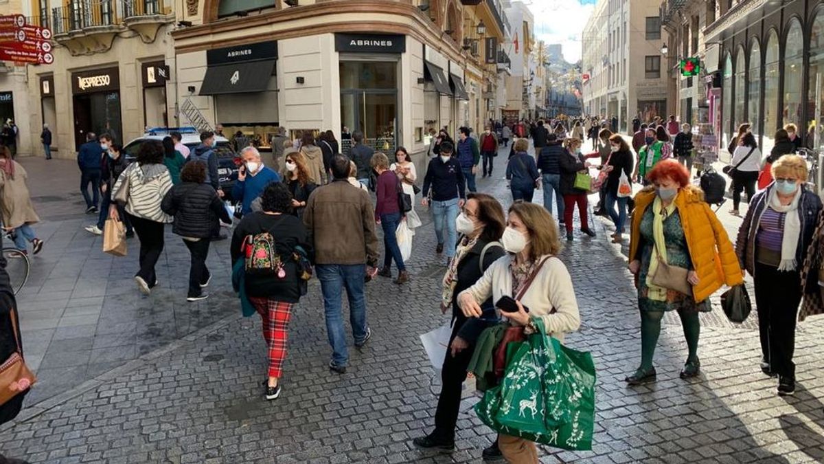 Primer día de desescalada de las restricciones en Andalucía con apertura de movilidad y enfado en la hostelería: “Rompemos relaciones con la Junta” Primer día de desescalada de las restricciones en Andalucía con apertura de movilidad y enfado en la hostelería: “Rompemos relaciones con la Junta”