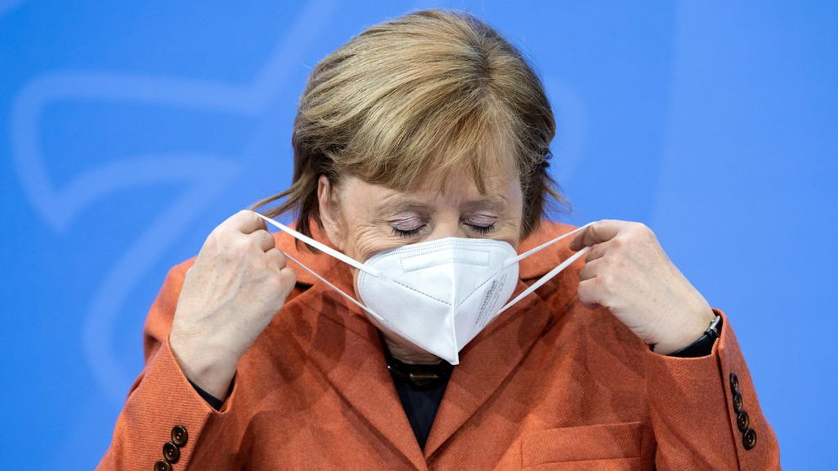 Merkel se olvida del “confinamiento light” y confina como en la primera ola de COVID-19 Merkel se olvida del “confinamiento light” y confina como en la primera ola de COVID-19