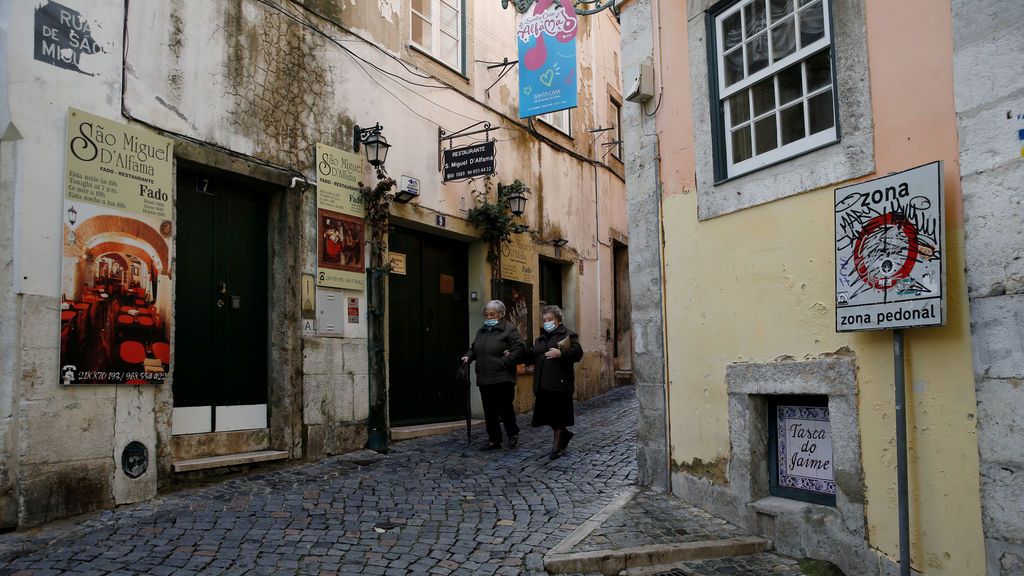 Portugal bate un nuevo récord histórico de muertes diarias por covid-19, con 98 en las últimas 24 horas Portugal bate un nuevo récord histórico de muertes diarias por covid-19, con 98 en las últimas 24 horas