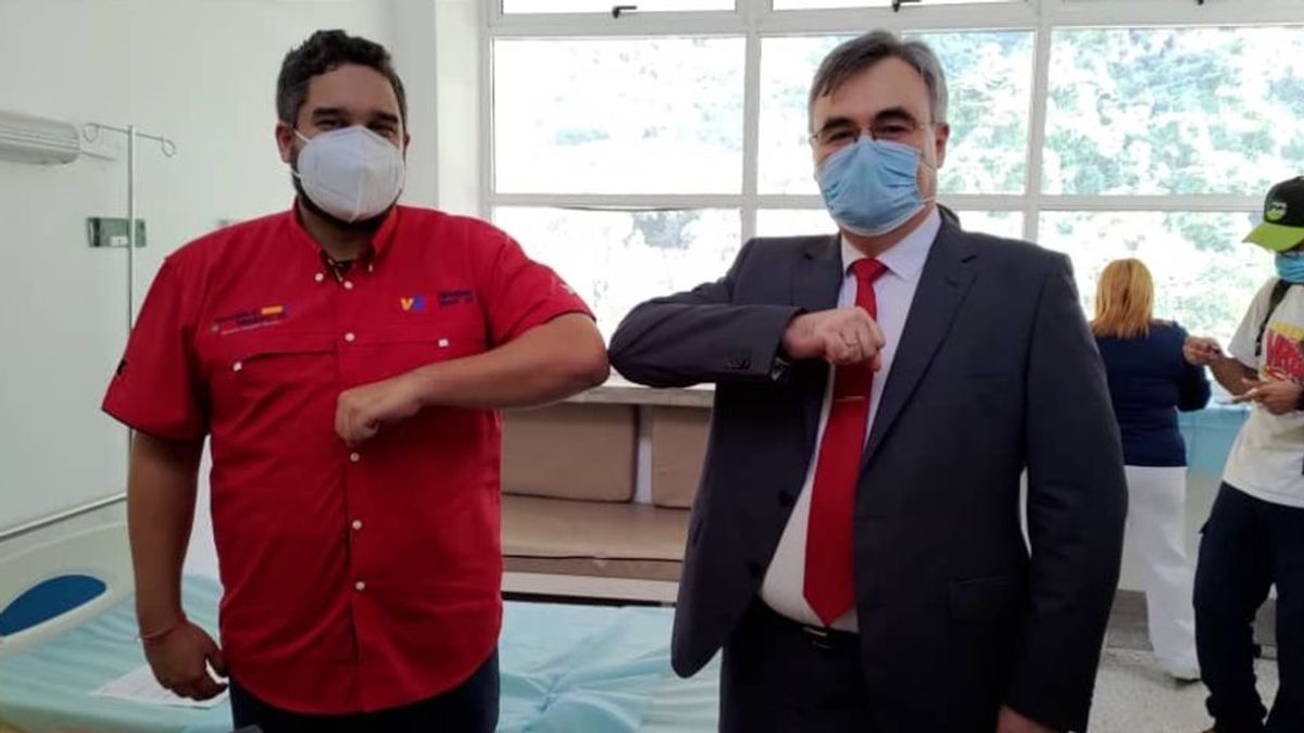 El hijo de Nicolás Maduro se aplica la primera dosis de la vacuna rusa Sputnik V El hijo de Nicolás Maduro se aplica la primera dosis de la vacuna rusa Sputnik V