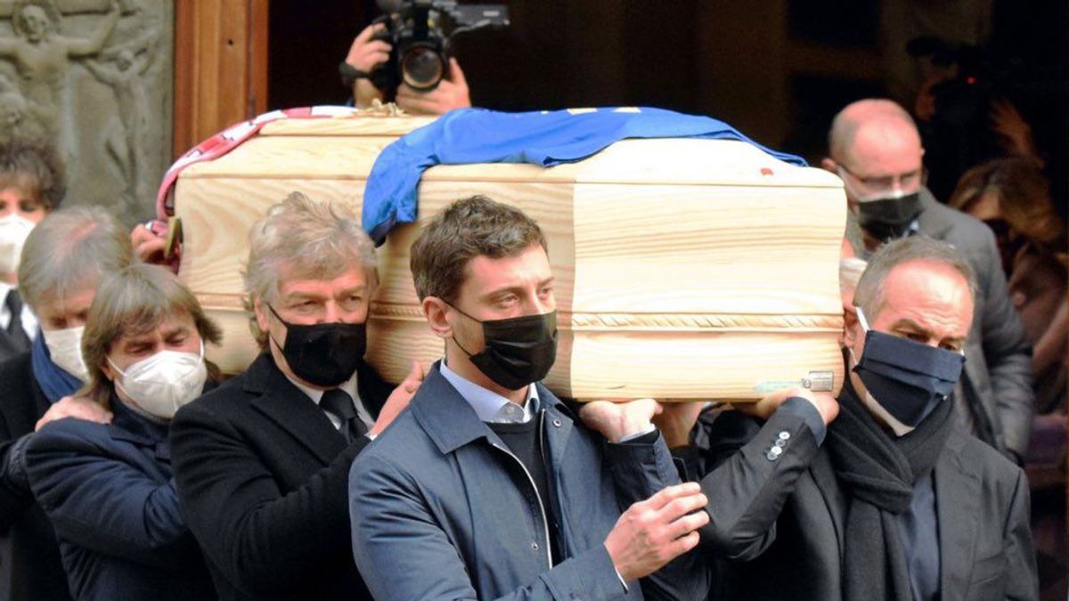 Roban en la casa de Paolo Rossi mientras se celebraba su funeral: "Ha sido una profanación" Roban en la casa de Paolo Rossi mientras se celebraba su funeral: "Ha sido una profanación"