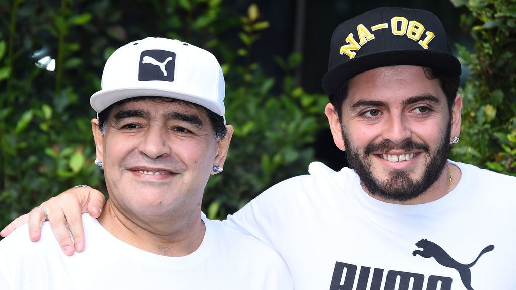 Dos nuevos supuestos hijos de Maradona piden la exhumación del cadáver para una prueba de ADN: quieren participar en la herencia