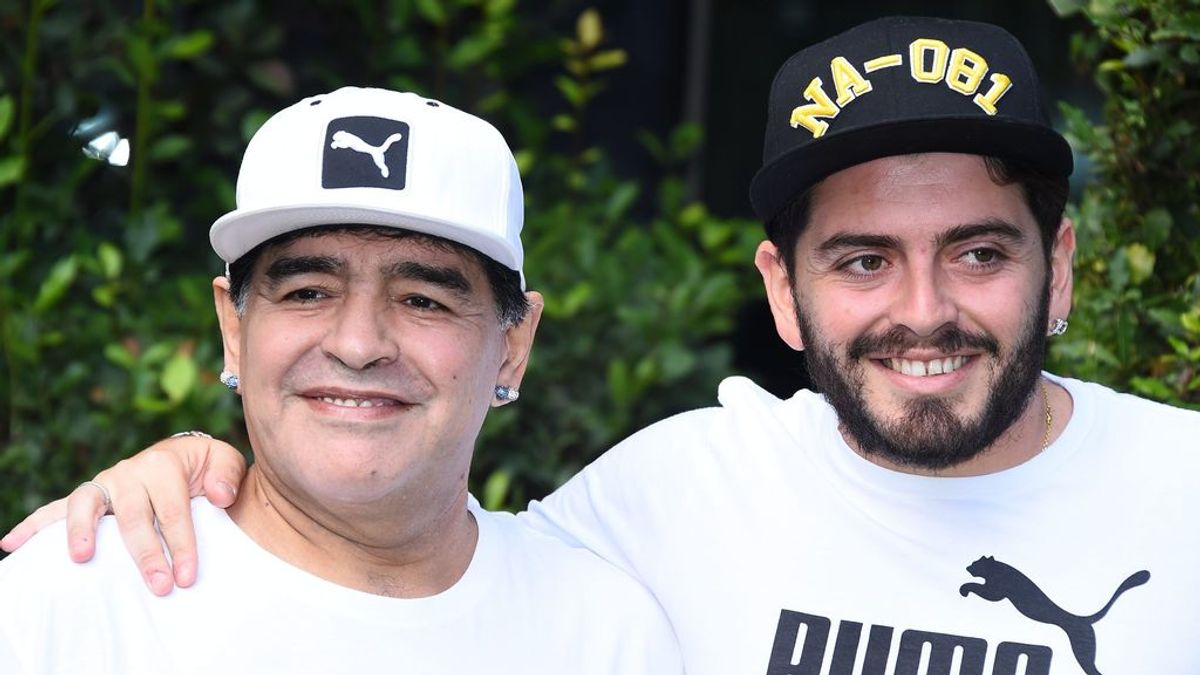 Dos nuevos supuestos hijos de Maradona piden la exhumación del cadáver para una prueba de ADN: quieren participar en la herencia Dos nuevos supuestos hijos de Maradona piden la exhumación del cadáver para una prueba de ADN: quieren participar en la herencia
