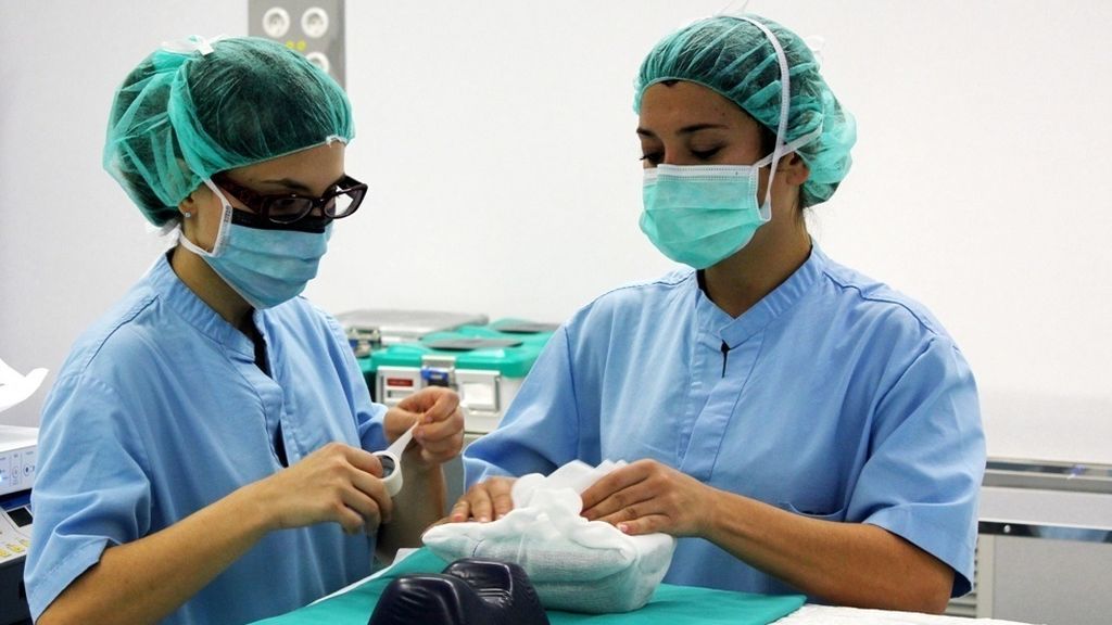 Las enfermeras son el colectivo sanitario con más estrés y sensación de riesgo Las enfermeras son el colectivo sanitario con más estrés y sensación de riesgo
