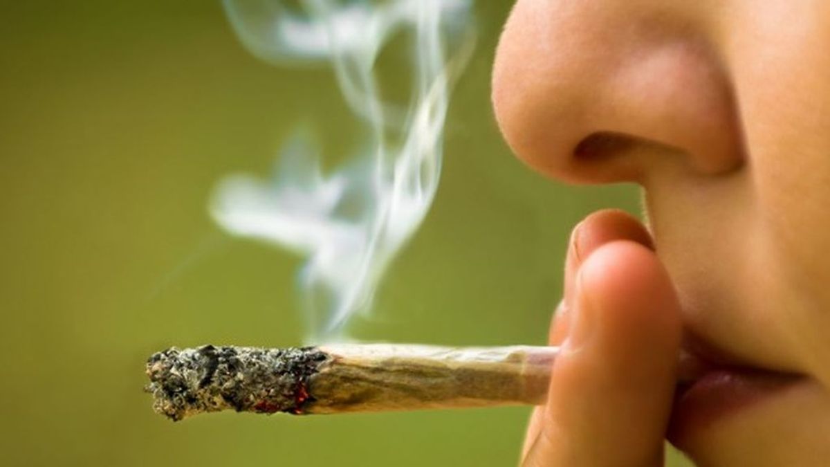 Aumenta el consumo de cannabis y el uso compulsivo de Internet entre los jóvenes españoles Aumenta el consumo de cannabis y el uso compulsivo de Internet entre los jóvenes españoles