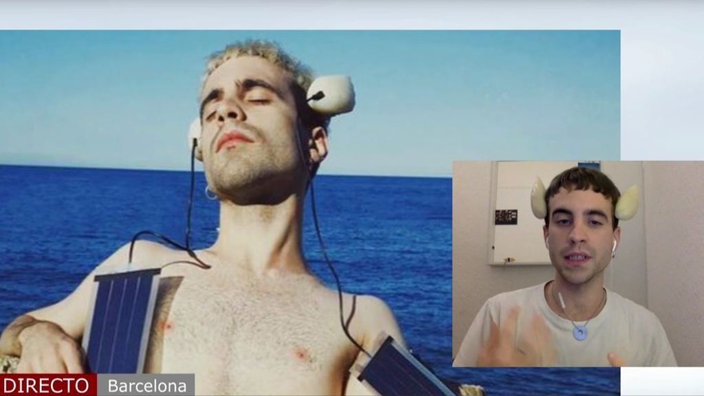 Hombre con aletas de pez