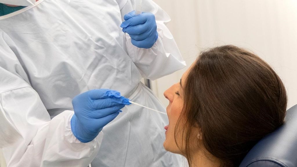 Cuatro de cada diez casos de covid-19 siguen sin ser detectados por Sanidad Cuatro de cada diez casos de covid-19 siguen sin ser detectados por Sanidad