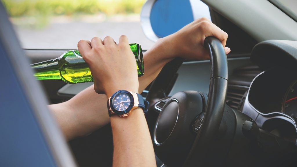 Conducción y alcohol: multas, puntos, riesgos y mitos Conducción y alcohol: multas, puntos, riesgos y mitos