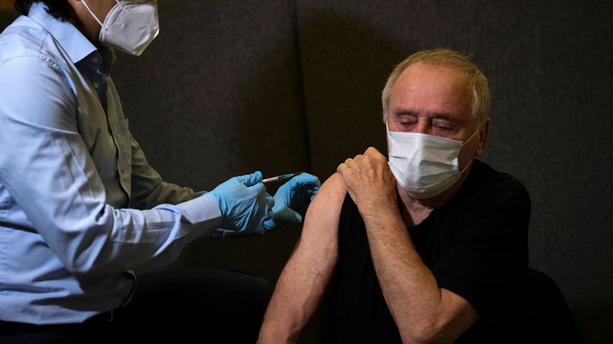 La mutación del virus detectada en el sur de Inglaterra pone en jaque el programa británico de vacunación La mutación del virus detectada en el sur de Inglaterra pone en jaque el programa británico de vacunación
