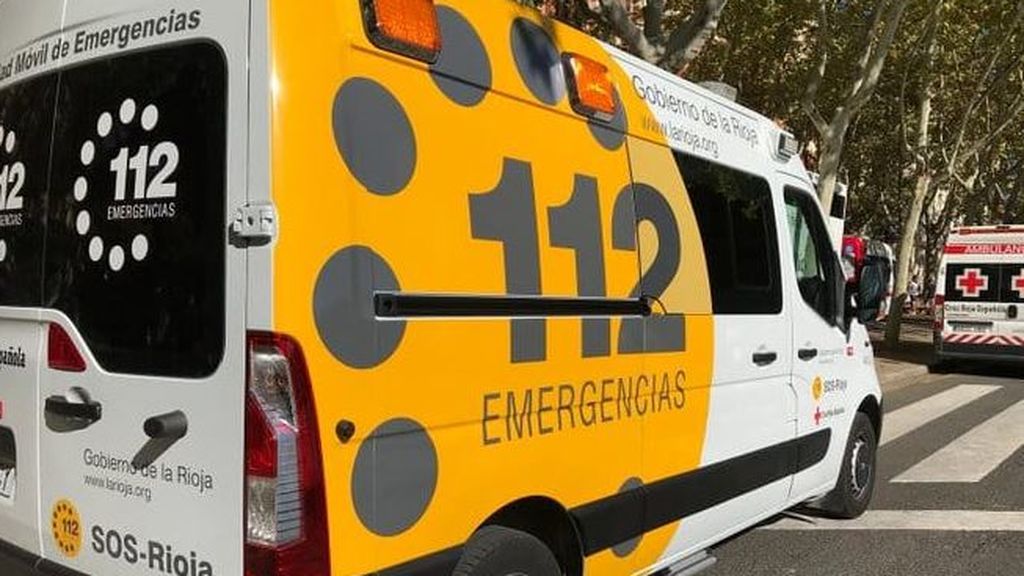 Mueren dos jóvenes de 16 y 18 años en un choque entre una ambulancia, un turismo y una furgoneta en La Rioja Mueren dos jóvenes de 16 y 18 años en un choque entre una ambulancia, un turismo y una furgoneta en La Rioja