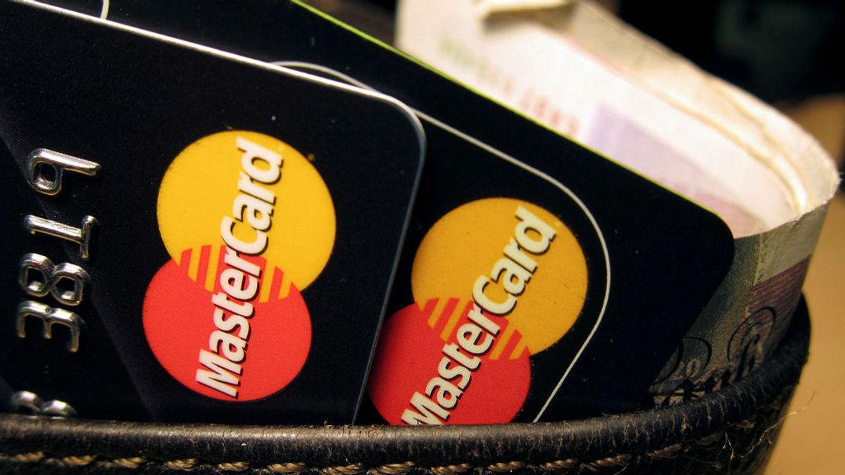 El Gobierno italiano impulsa la fiebre consumista… pero sólo con tarjeta de crédito