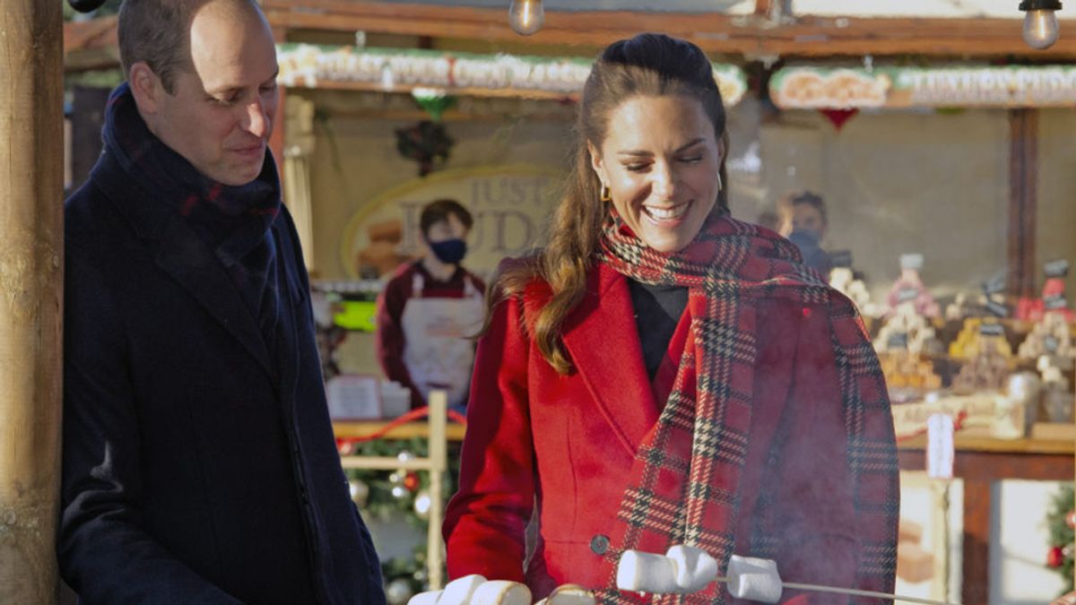 El cuento de Navidad de los duques de Cambridge: "Suceden cosas extraordinarias cuando trabajamos juntos" El cuento de Navidad de los duques de Cambridge: "Suceden cosas extraordinarias cuando trabajamos juntos"