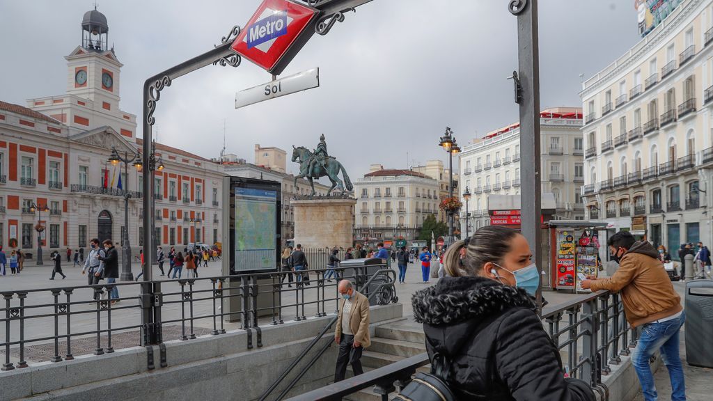 Madrid sufre una nueva subida de 2.093 contagios de coronavirus Madrid sufre una nueva subida de 2.093 contagios de coronavirus