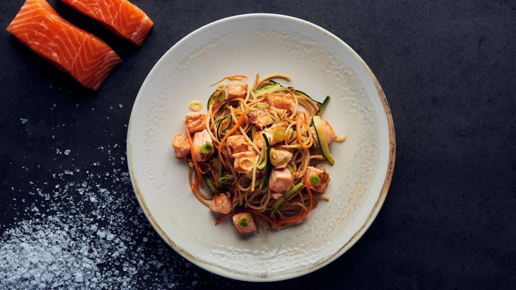 Pasta con recortes del salmón