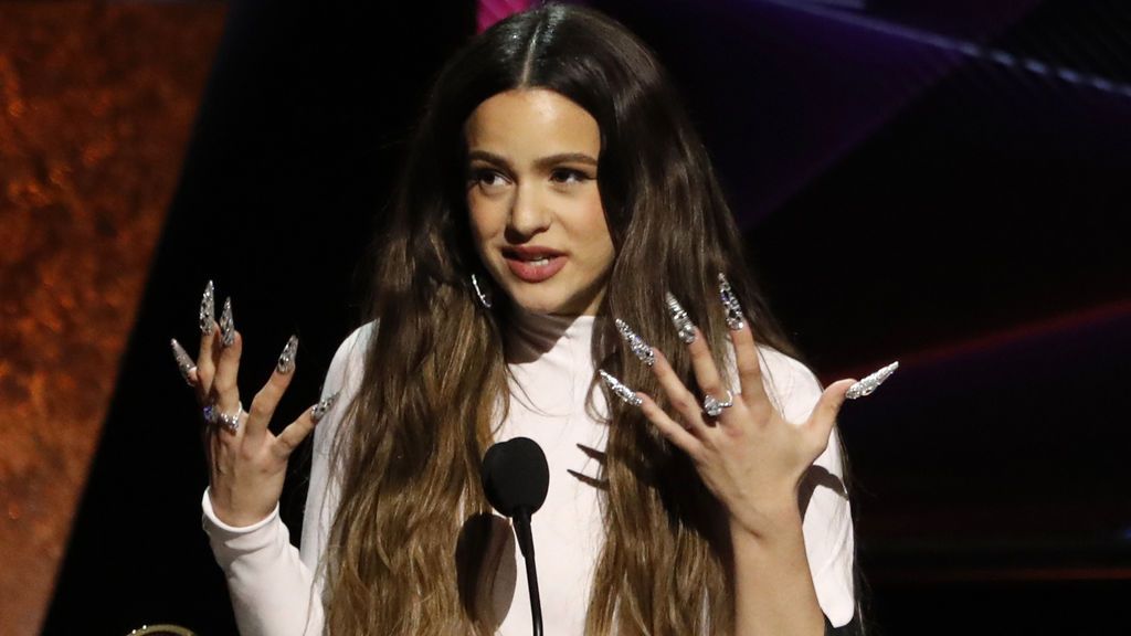 Rosalía, primera portada del 2021 de la revista Vogue USA, confirma nuevo disco para el próximo año Rosalía, primera portada del 2021 de la revista Vogue USA, confirma nuevo disco para el próximo año