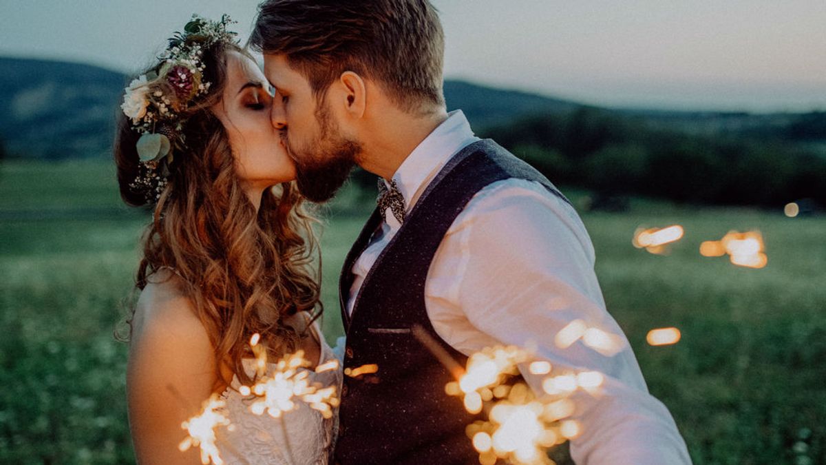 5 consejos para hacer que el beso de tu boda sea inolvidable y de película: di 'adiós' a los nervios.