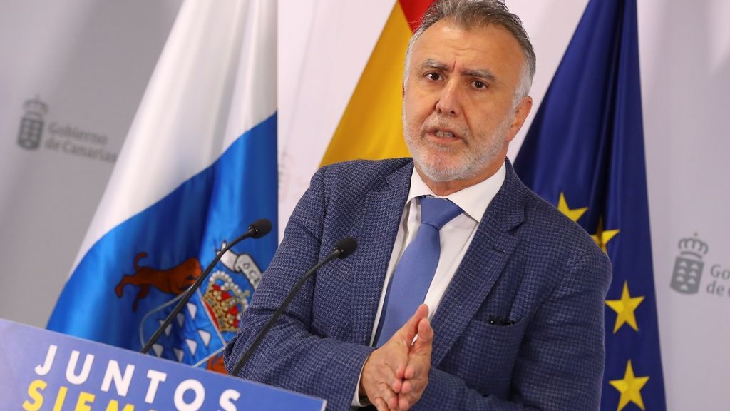 Canarias restringe las entradas y salidas en Tenerife y reduce las comidas de Navidad a seis personas Canarias restringe las entradas y salidas en Tenerife y reduce las comidas de Navidad a seis personas