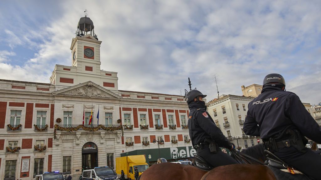 Las CCAA, abiertas a endurecer las restricciones, aunque ninguna decreta todavía una Navidad con fronteras cerradas Las CCAA, abiertas a endurecer las restricciones, aunque ninguna decreta todavía una Navidad con fronteras cerradas