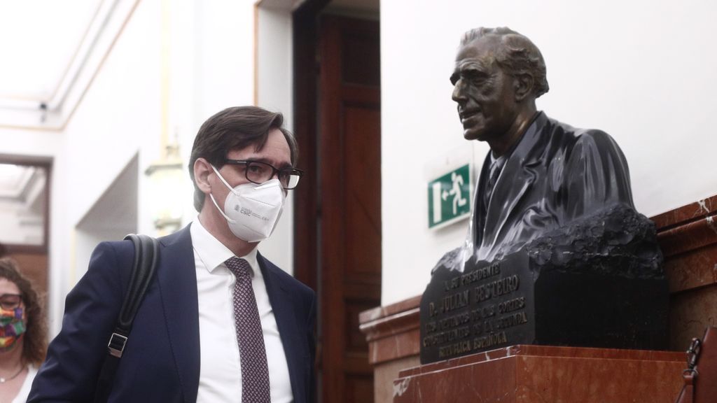 Sanidad confirma que empezará a vacunar a finales de diciembre, "en cuanto tengan las dosis adecuadas" Sanidad confirma que empezará a vacunar a finales de diciembre, "en cuanto tengan las dosis adecuadas"