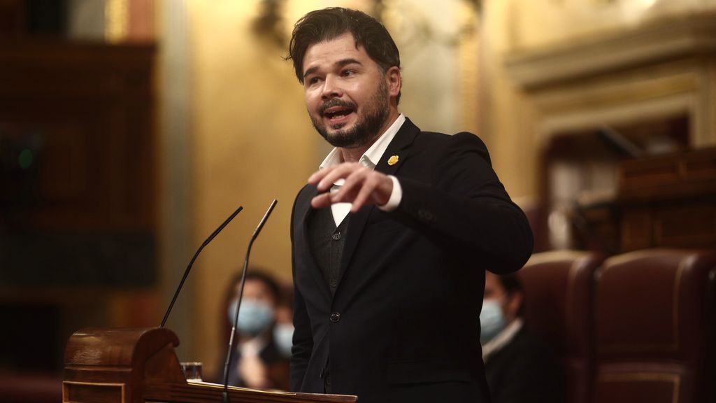 Rufián alerta de que "el golpismo lo tiene más fácil que nunca con 52 diputados en el Congreso" Rufián alerta de que "el golpismo lo tiene más fácil que nunca con 52 diputados en el Congreso"