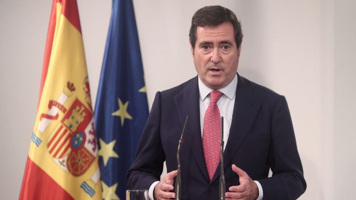 Garamendi insiste en que ahora no toca hablar del salario mínimo sino de salvar la economía Garamendi insiste en que ahora no toca hablar del salario mínimo sino de salvar la economía