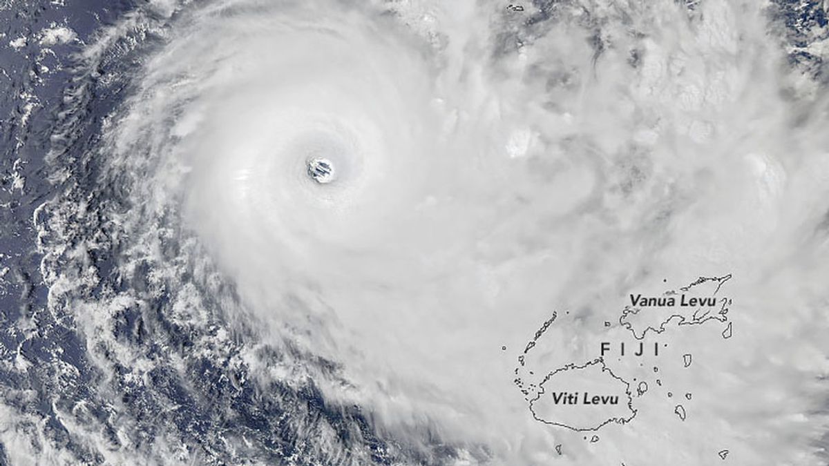 El ciclón Yasa llega a Fiji: residentes de la isla comparten imágenes grabadas en primera persona