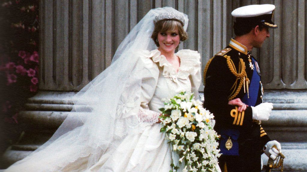 El vestido de novia de Lady Di: todo lo que no sabías sobre el look nupcial que eligió Diana de Gales para su boda