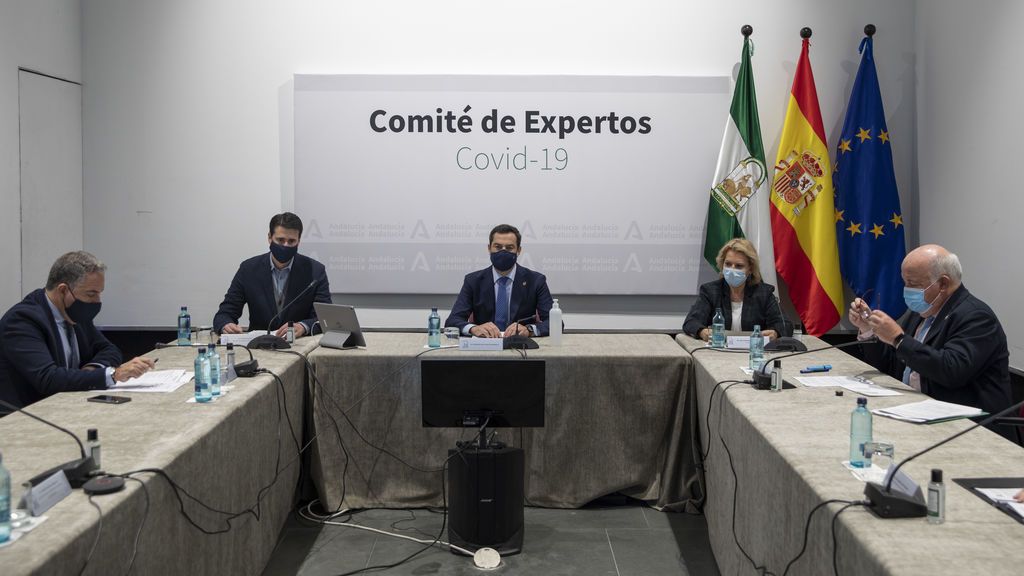 Andalucía sigue adelante con la desescalada pese a la preocupación por la Navidad Andalucía sigue adelante con la desescalada pese a la preocupación por la Navidad