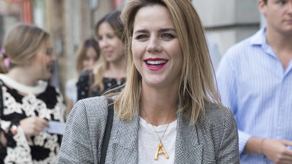 Amelia Bono, la hija del expolítico que triunfa en Instagram: así es su vida con 40 años y cuatro hijos.