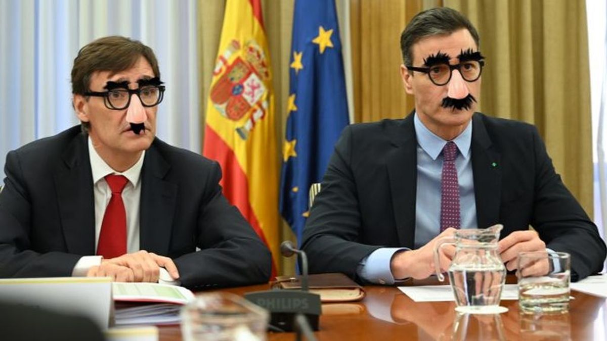 Salvador Illa y Pedro Sánchez, parodiados en un fotomontaje Salvador Illa y Pedro Sánchez, parodiados en un fotomontaje