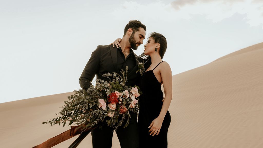 Si os casáis en secreto podréis elegir vosotros el outfit, el lugar y la hora de la boda.