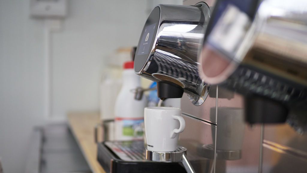 La ley seca en las cafeterías de Andalucía no sale a cuentas: “Lo que da dinero son las copas, no el café" La ley seca en las cafeterías de Andalucía no sale a cuentas: “Lo que da dinero son las copas, no el café"