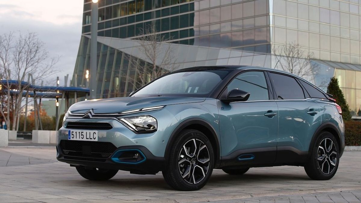 A prueba: nuevo C4 y ë-C4, el turismo medio de Citroën que es una acertada mezcla de mundos A prueba: nuevo C4 y ë-C4, el turismo medio de Citroën que es una acertada mezcla de mundos