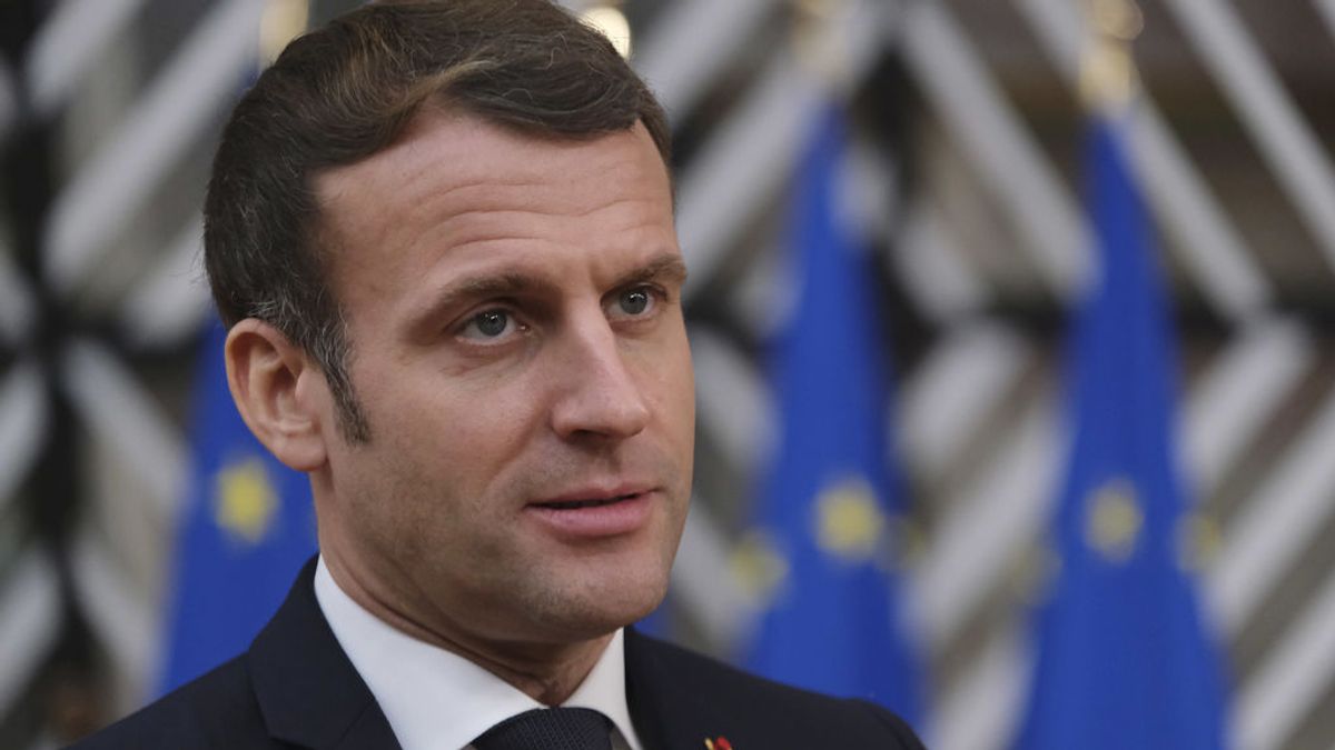 Macron reaparece en un vídeo para decir que está "bien", aunque con fatiga, dolor de cabeza y tos Macron reaparece en un vídeo para decir que está "bien", aunque con fatiga, dolor de cabeza y tos