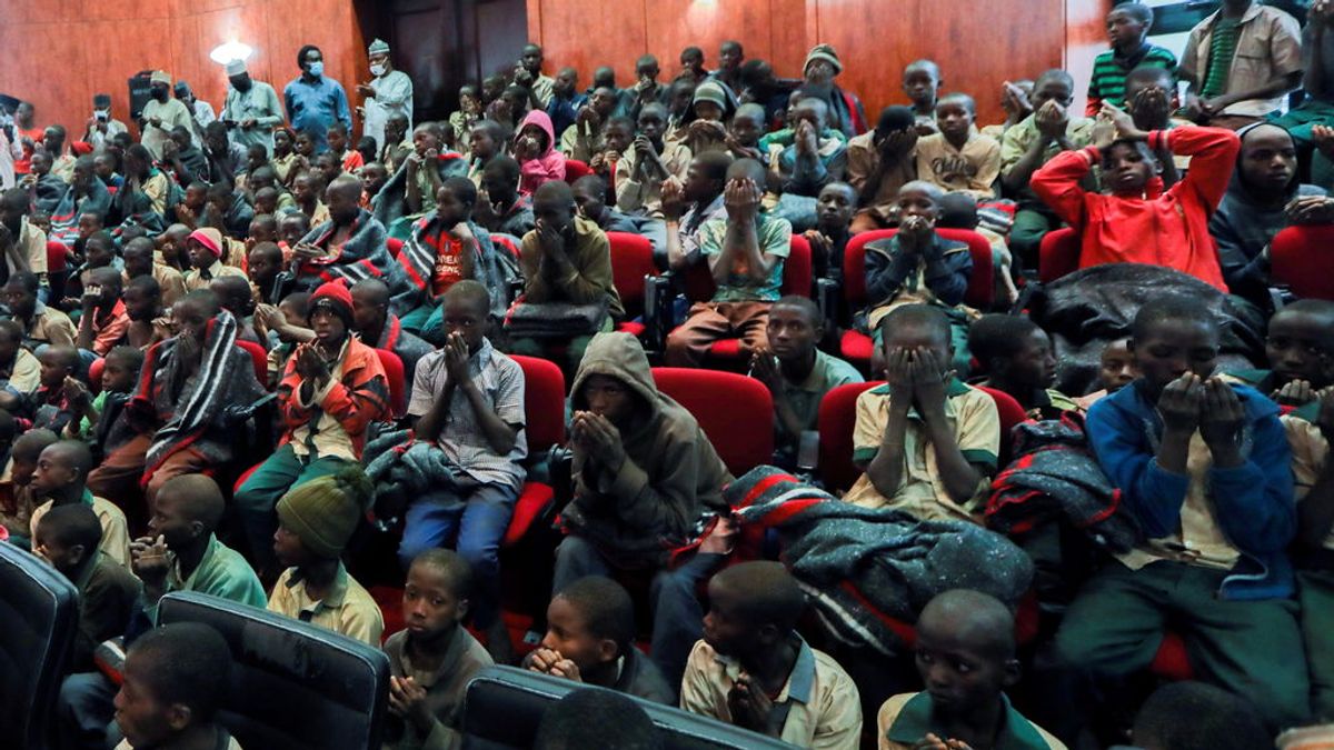 Alivio en Nigeria por el regreso a caso de los más de 300 estudiantes secuestrados por Boko Haram Alivio en Nigeria por el regreso a caso de los más de 300 estudiantes secuestrados por Boko Haram