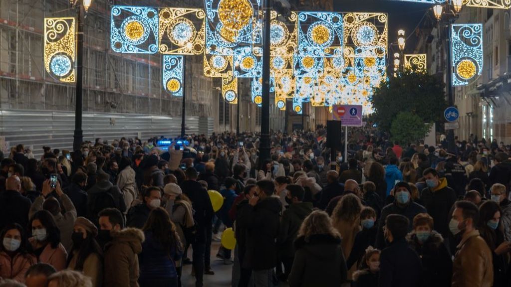 Salvar la Navidad, misión imposible: errores que han llevado del optimismo al miedo a la tercera ola Salvar la Navidad, misión imposible: errores que han llevado del optimismo al miedo a la tercera ola
