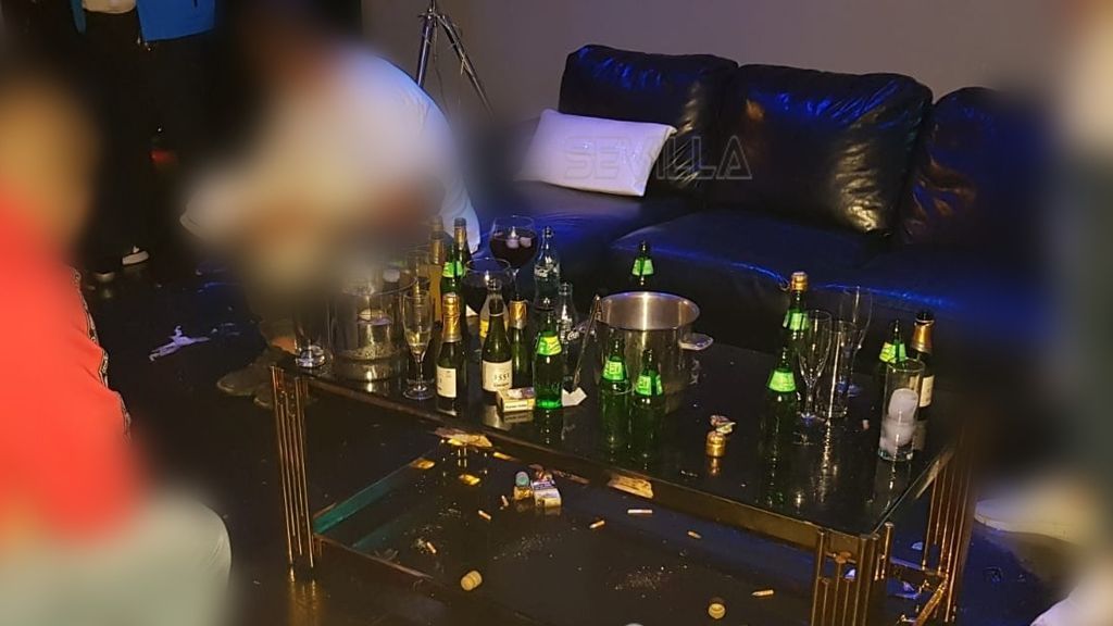 Desalojadas 55 personas que celebraban una despedida de soltero en un prostíbulo de Sevilla Desalojadas 55 personas que celebraban una despedida de soltero en un prostíbulo de Sevilla