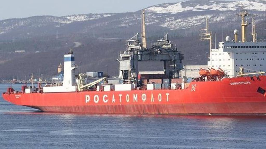 Un buque ruso de propulsión nuclear averiado se acerca a la costa gallega