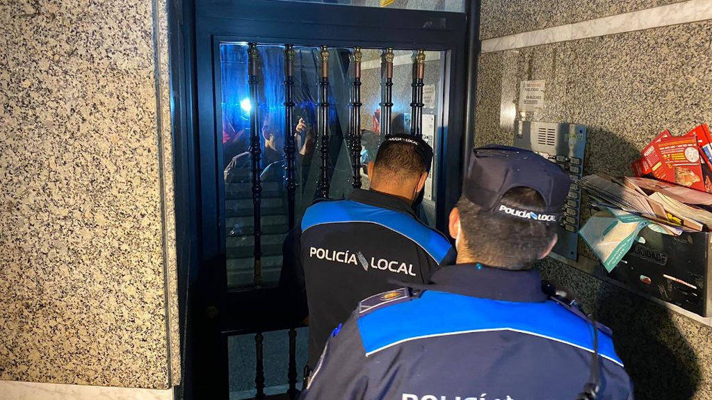 Santiago de Compostela dispara sus positivos mientras se detectan una treintena de fiestas ilegales en pisos Santiago de Compostela dispara sus positivos mientras se detectan una treintena de fiestas ilegales en pisos