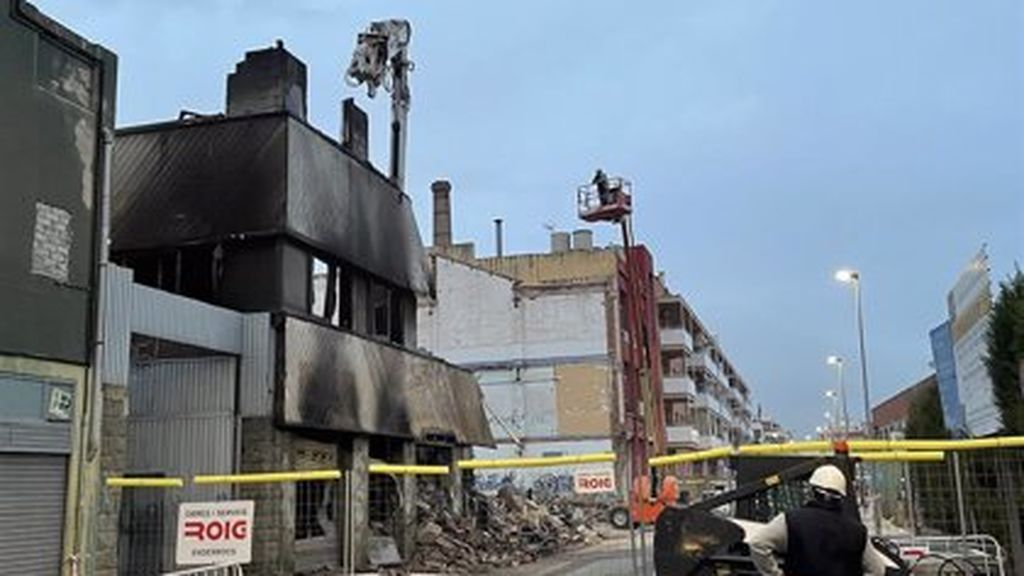 Fin al suceso de la nave industrial de Badalona con un balance de cuatro muertos Fin al suceso de la nave industrial de Badalona con un balance de cuatro muertos
