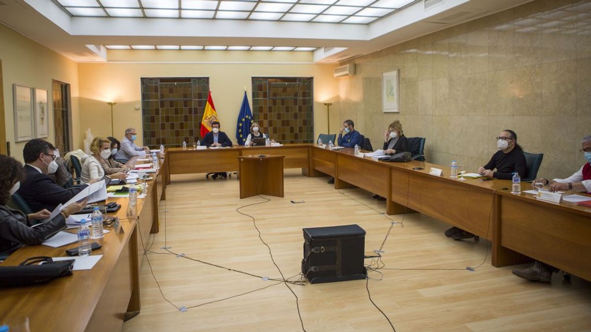 Concluye sin acuerdo la reunión entre Gobierno y sindicados sobre la subida del salario mínimo Concluye sin acuerdo la reunión entre Gobierno y sindicados sobre la subida del salario mínimo