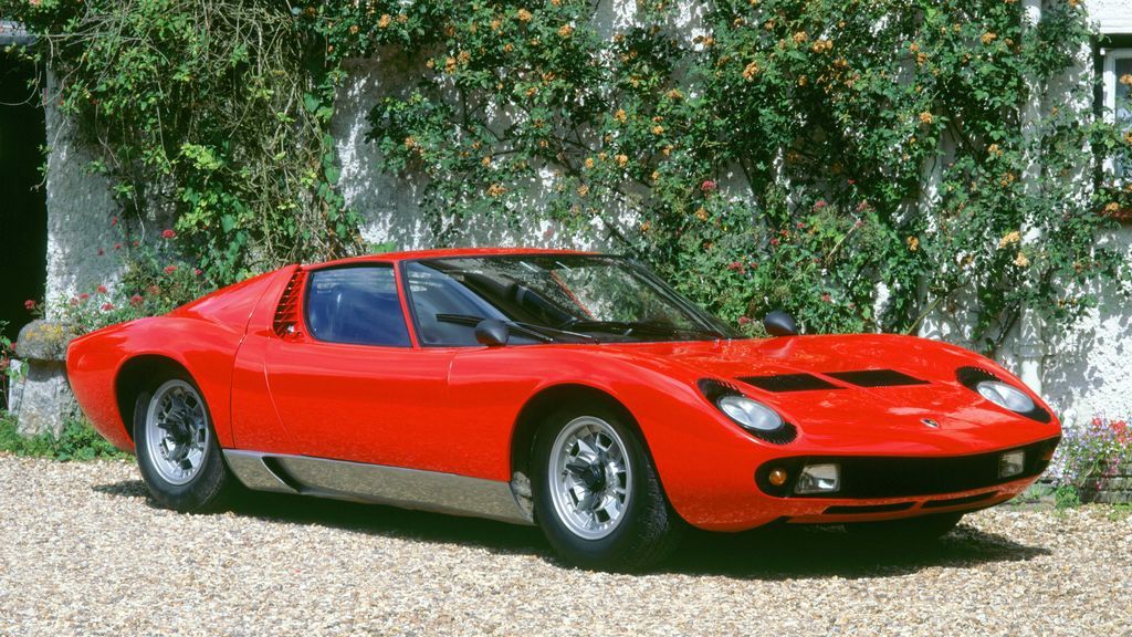 Lamborghini Miura: el gran éxito de la marca que surgió de la afición taurina de Ferruccio Lamborghini