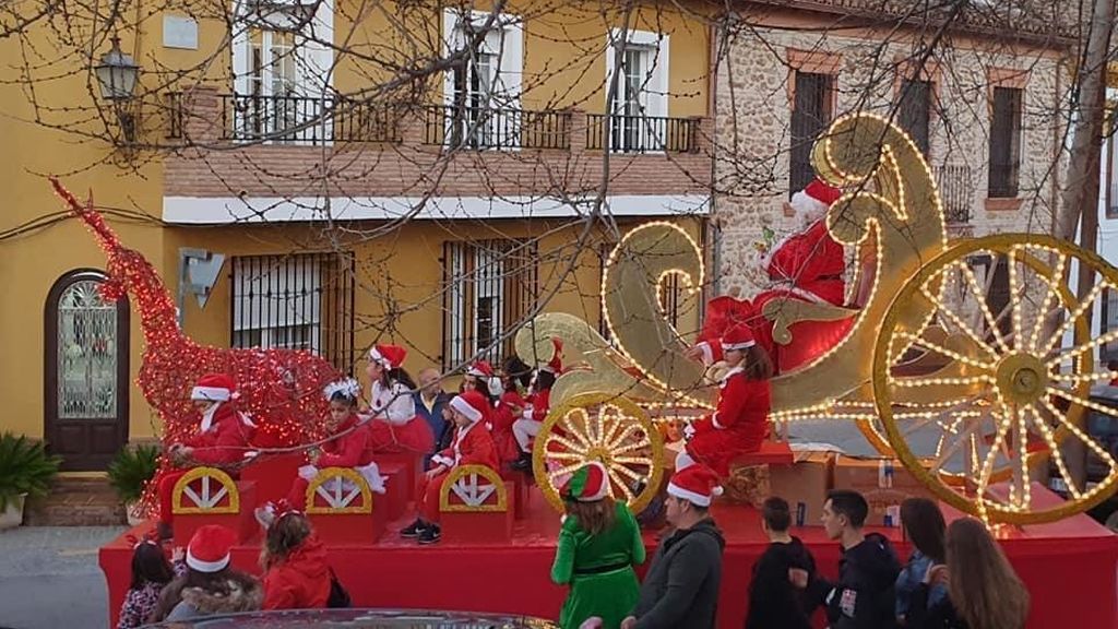 Un pueblo de Granada acoge la única cabalgata de Mamá Noel del país que durará tres días Un pueblo de Granada acoge la única cabalgata de Mamá Noel del país que durará tres días
