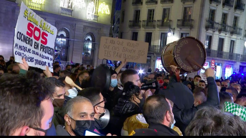 Manifestación de la hostelería en Barcelona: “Nos están enterrando en vida” Manifestación de la hostelería en Barcelona: “Nos están enterrando en vida”