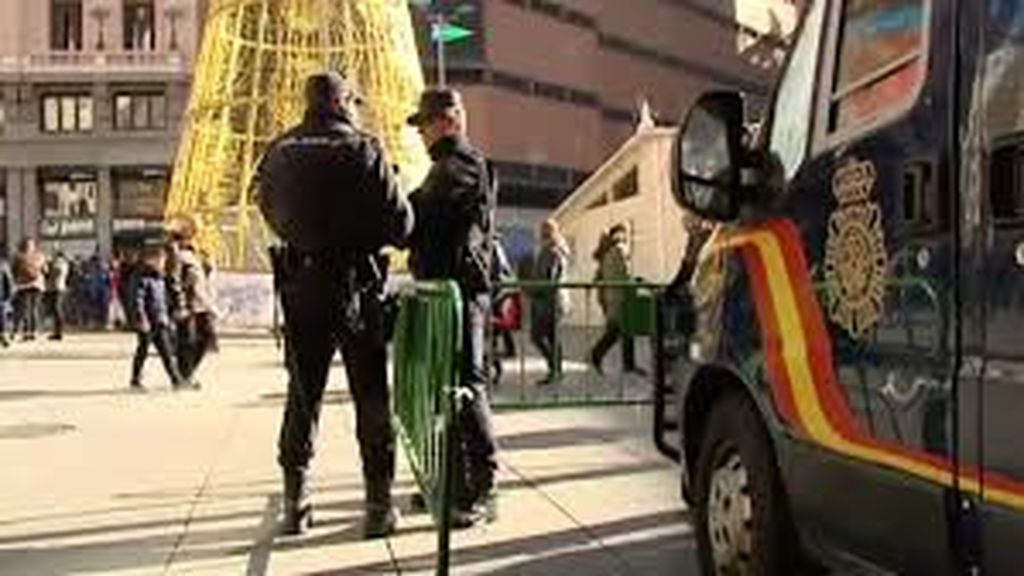 Un doble perímetro de seguridad cercará la Puerta del Sol los días 30 y 31 para evitar celebraciones Un doble perímetro de seguridad cercará la Puerta del Sol los días 30 y 31 para evitar celebraciones