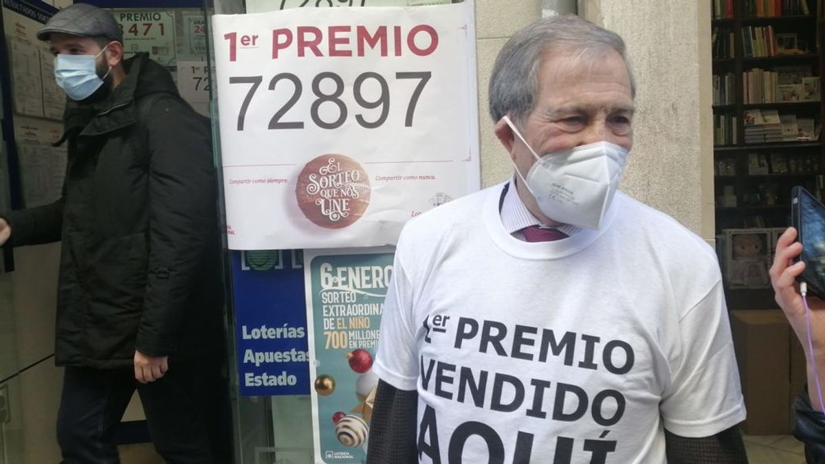 Enrique, el lotero de Granada que ha repartido 180 millones de euros a sus 88 años Enrique, el lotero de Granada que ha repartido 180 millones de euros a sus 88 años